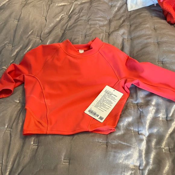 Lululemon crop top - Picture 1 of 4